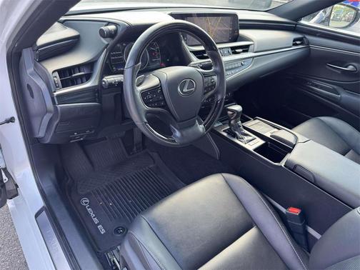 2021 Lexus ES 300h Base