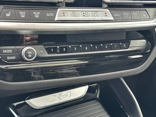 2023 BMW X4 xDrive30i