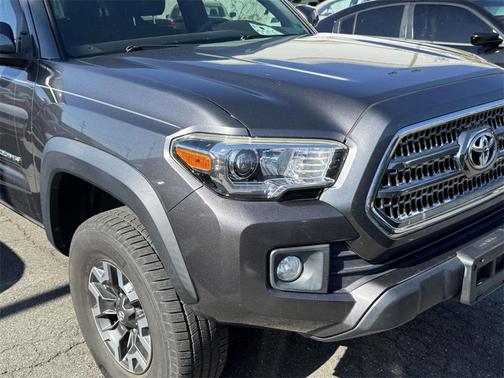2017 Toyota Tacoma SR