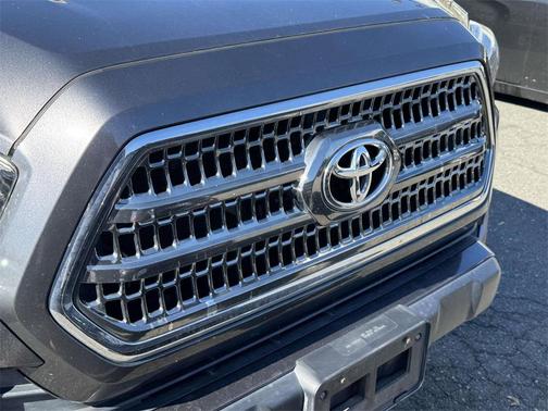 2017 Toyota Tacoma SR