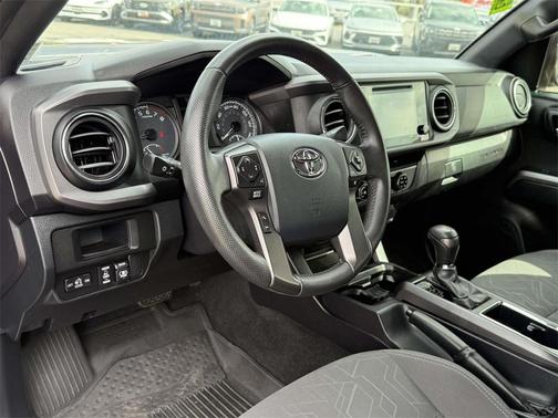 2017 Toyota Tacoma SR