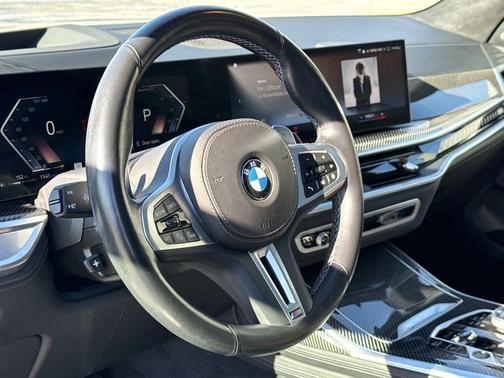 2023 BMW X7 M60i