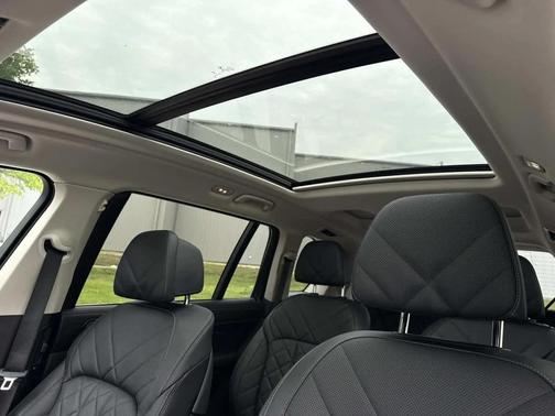 Sparkling Copper Metallic 2025 BMW X7 xDrive40i