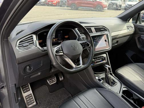 2022 Volkswagen Tiguan 2.0T SE R-Line Black