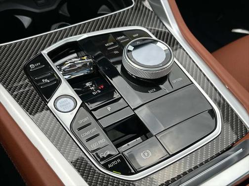 2025 BMW X6 M60i