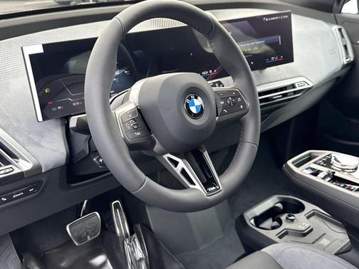 2026 BMW iX xDrive60