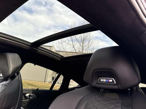 2022 BMW X6 M Base (A8)