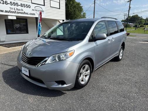 2011 Toyota Sienna LE