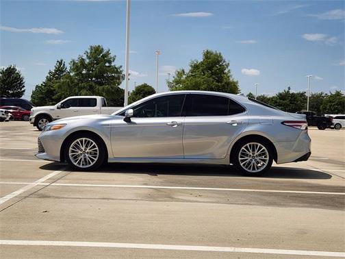 2018 Toyota Camry Hybrid XLE