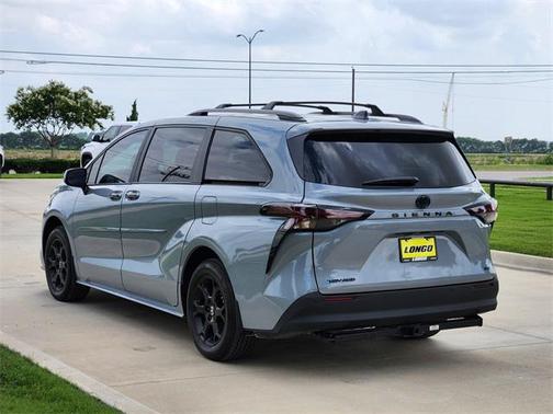 2025 Toyota Sienna Woodland Edition