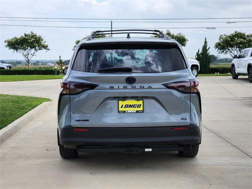 2025 Toyota Sienna Woodland Edition