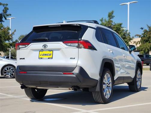 2025 Toyota RAV4 XLE Premium