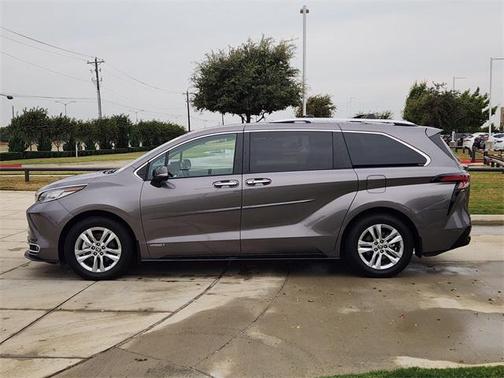 2021 Toyota Sienna Limited 7-Passenger