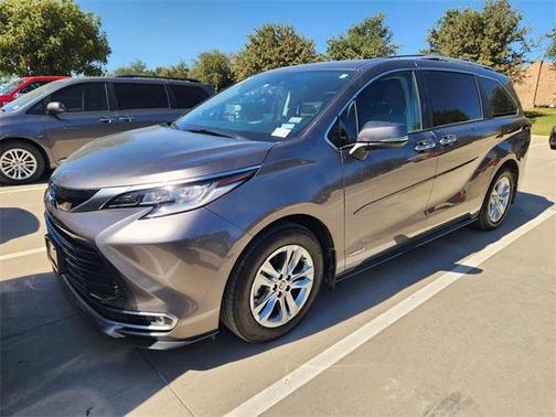 2021 Toyota Sienna Limited 7-Passenger