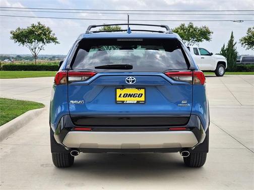 2024 Toyota RAV4 Hybrid SE