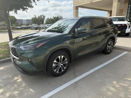2023 Toyota Highlander Hybrid XLE