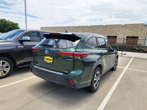2023 Toyota Highlander Hybrid XLE