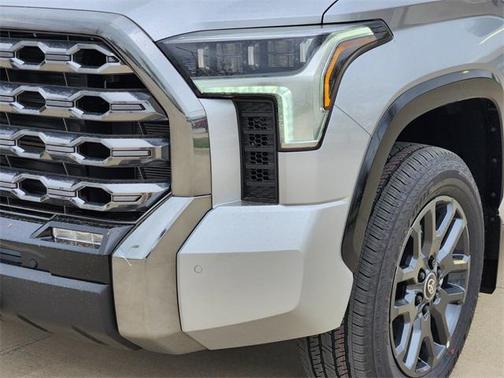 2025 Toyota Tundra Hybrid Platinum