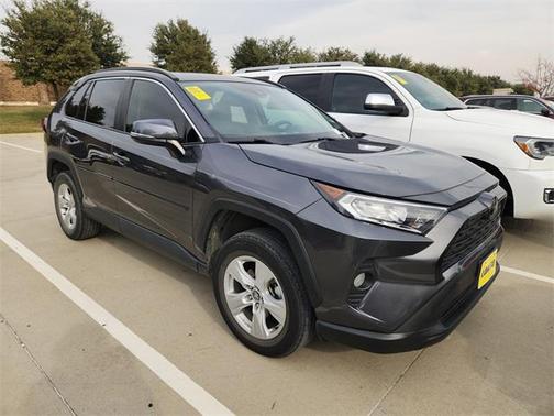 2020 Toyota RAV4 XLE