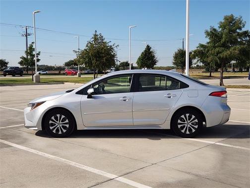 2022 Toyota Corolla Hybrid LE