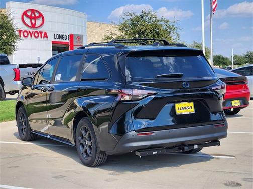 2025 Toyota Sienna Woodland Edition