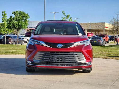 2021 Toyota Sienna Limited 7-Passenger