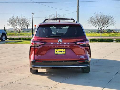 2021 Toyota Sienna Limited 7-Passenger