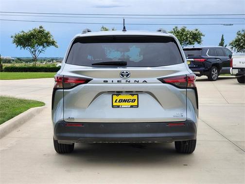 2022 Toyota Sienna XLE