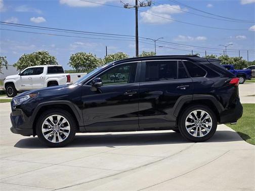 2020 Toyota RAV4 XLE Premium