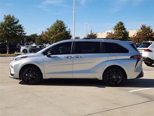2024 Toyota Sienna XSE 7 Passenger