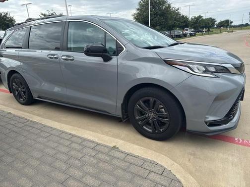 2024 Toyota Sienna XSE 7 Passenger