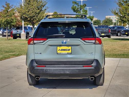 2021 Toyota RAV4 Hybrid XLE