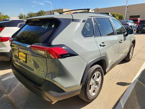 2021 Toyota RAV4 Hybrid XLE