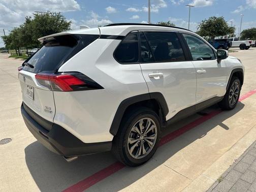 2022 Toyota RAV4 Hybrid XLE Premium