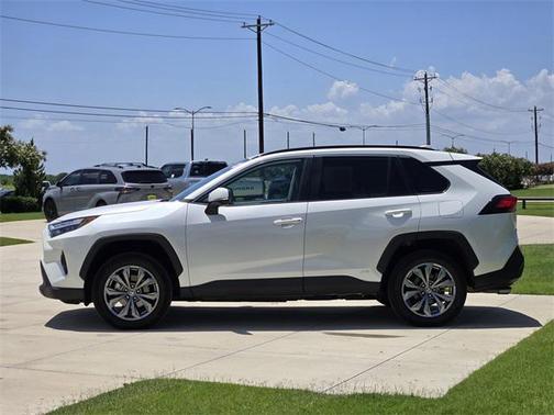 2022 Toyota RAV4 Hybrid XLE Premium