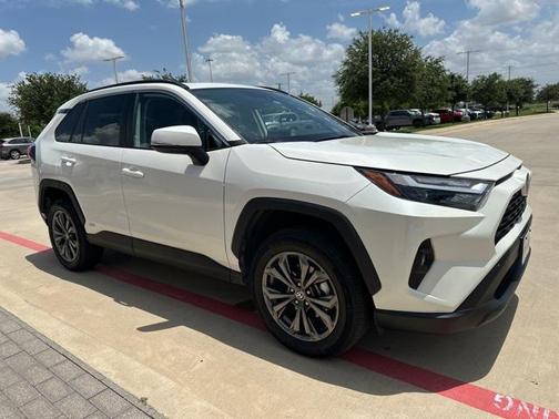 2022 Toyota RAV4 Hybrid XLE Premium