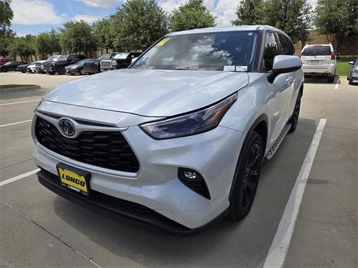 2022 Toyota Highlander LE