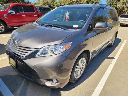 2017 Toyota Sienna SE