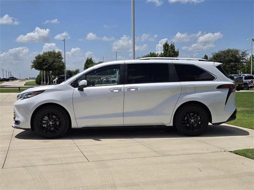 2023 Toyota Sienna Platinum 7 Passenger