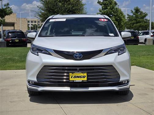 2023 Toyota Sienna Platinum 7 Passenger