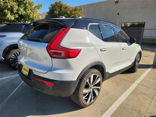 2021 Volvo XC40 Recharge Pure Electric P8