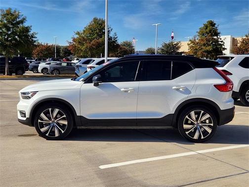 2021 Volvo XC40 Recharge Pure Electric P8