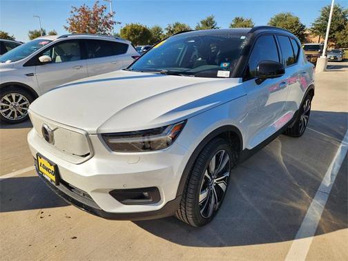 2021 Volvo XC40 Recharge Pure Electric P8