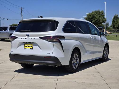 2025 Toyota Sienna XLE