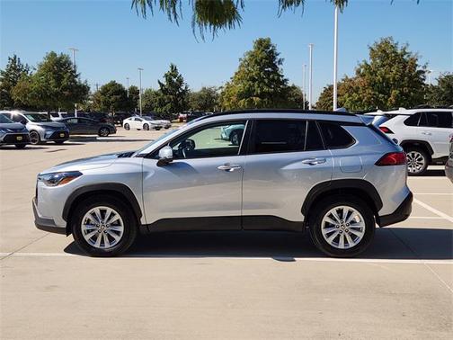 2023 Toyota Corolla Cross LE