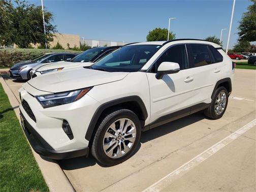 2022 Toyota RAV4 XLE Premium