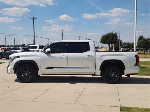 2023 Toyota Tundra Hybrid Platinum