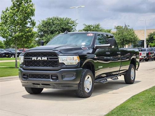 2022 RAM 3500 Tradesman Crew Cab 4x4 8' Box