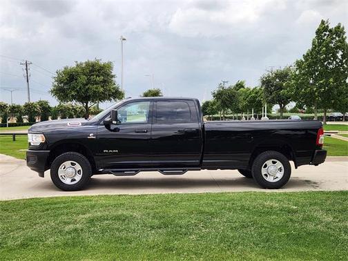 2022 RAM 3500 Tradesman Crew Cab 4x4 8' Box
