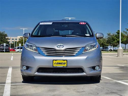 2017 Toyota Sienna XLE